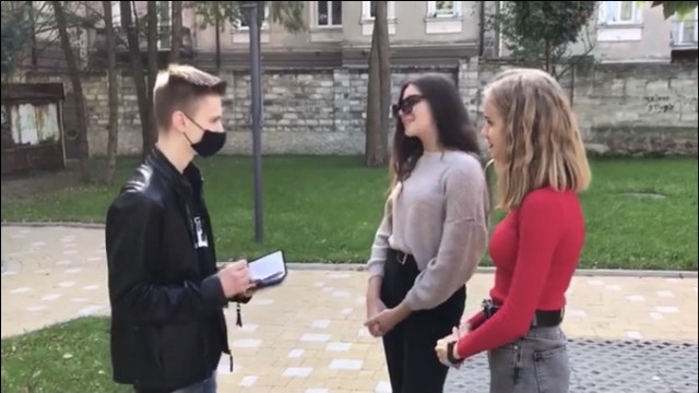 Студент М. Левенець бере інтерв’ю для відеоролика «Чому ми обрали ТНПУ?» 